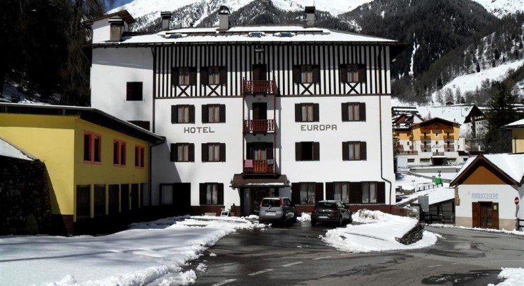 Ubytování v hotelu Europa pouze 50 m od termálních lázní Terme Pejo